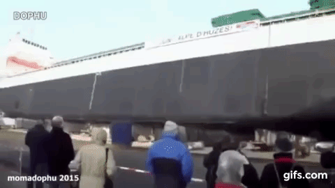 アイキャッチ_【動画・画像あり】巨大船の入水映像がもはや災害と勘違いするレベル