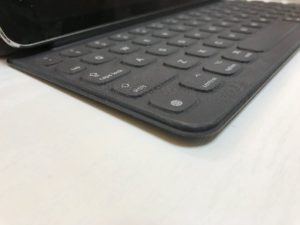 Apple純正 Smart Keyboard を購入 重量 見た目 使いやすさ 使い方を徹底レビュー ドハック
